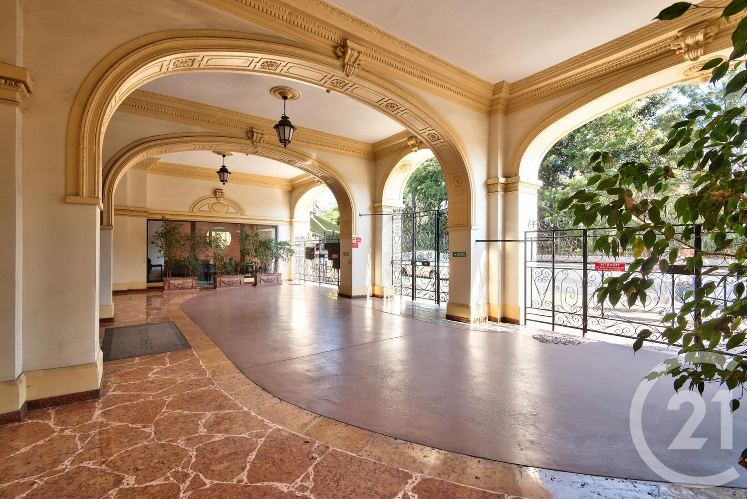 Property photo in Carre d'Argent