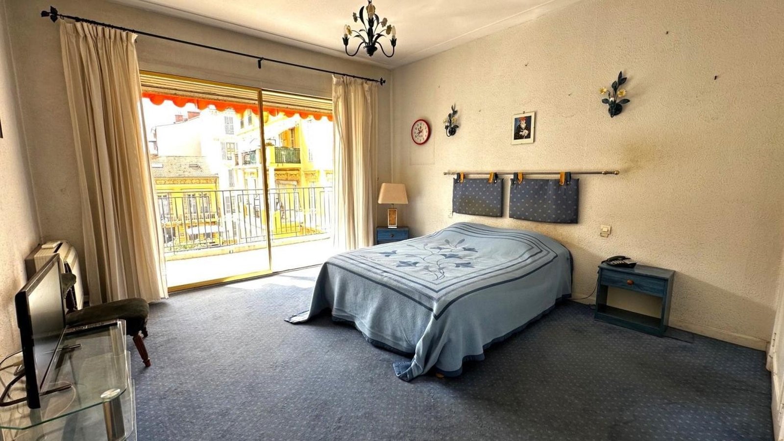 Property photo in Carre d'Or