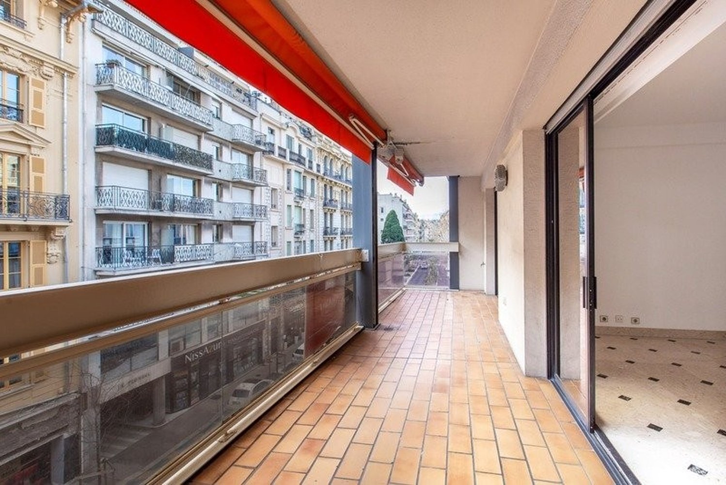 Property photo in Carre d'Or