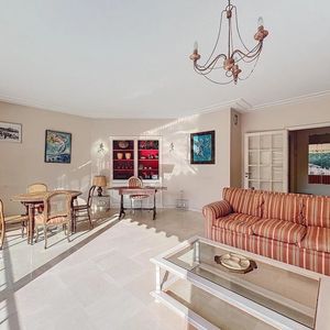 Property in Carre d'Or