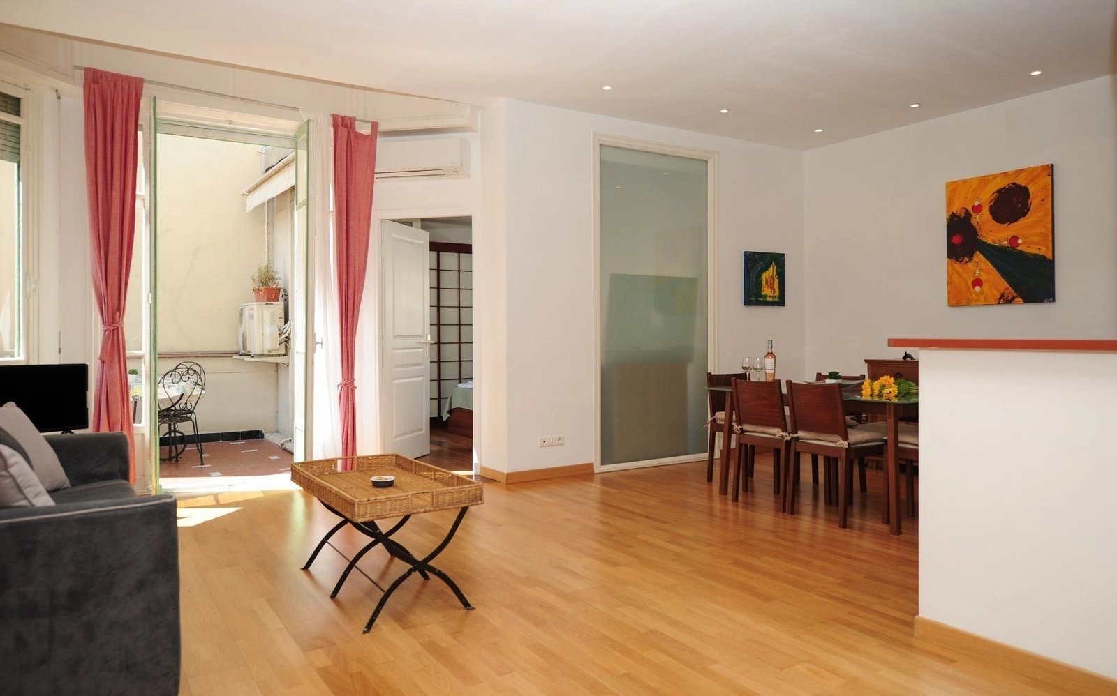 Property photo in Carre d'Or