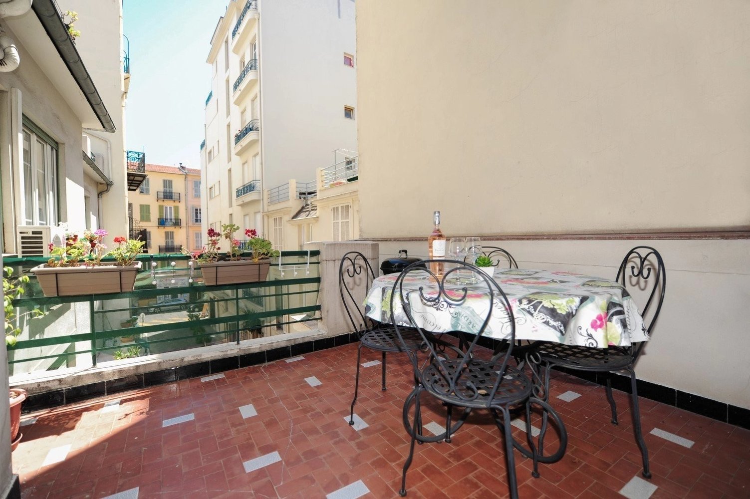 Property photo in Carre d'Or