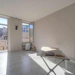 Property in Carre d'Or