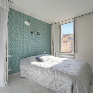 Property in Carre d'Or