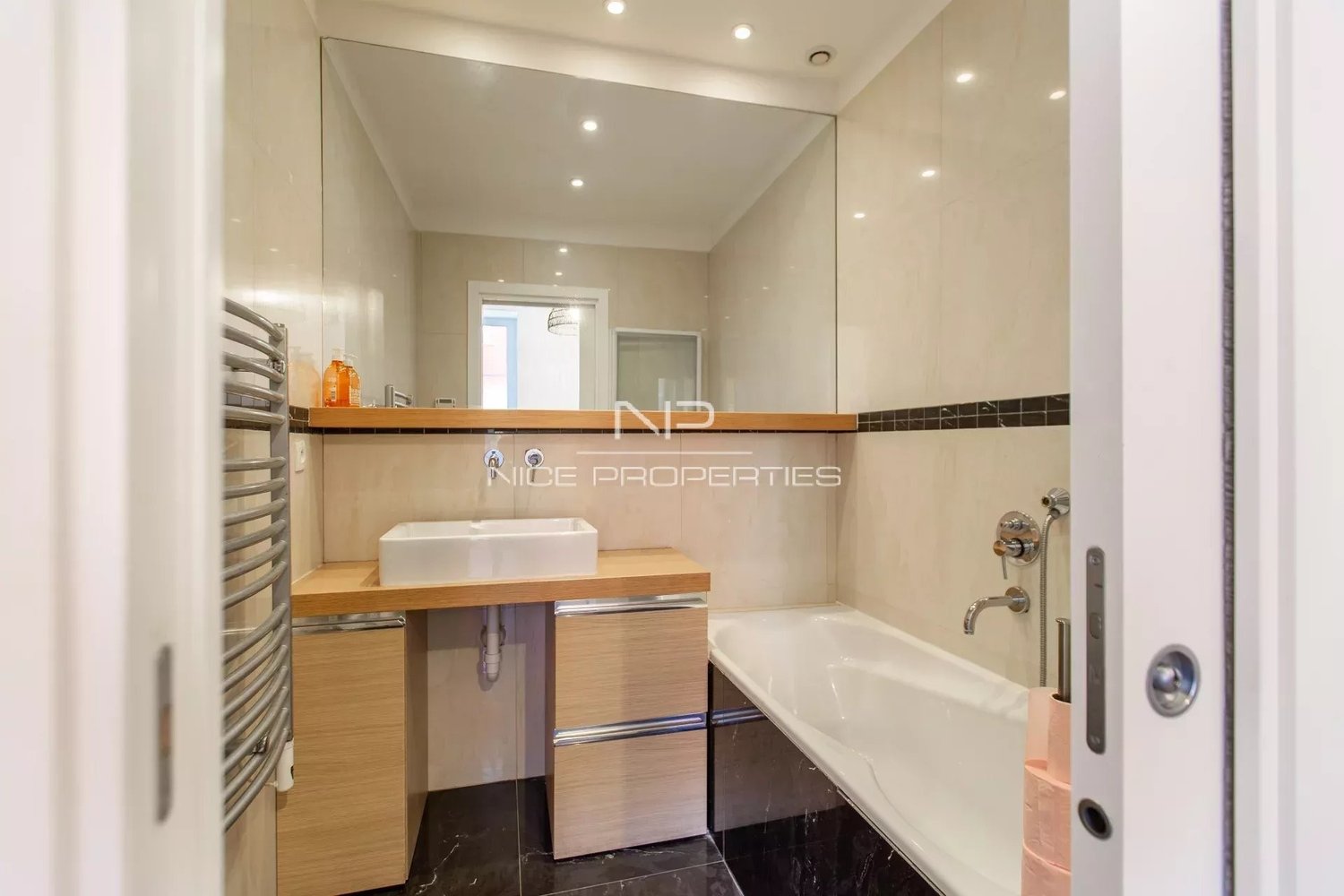 Property photo in Carre d'Argent