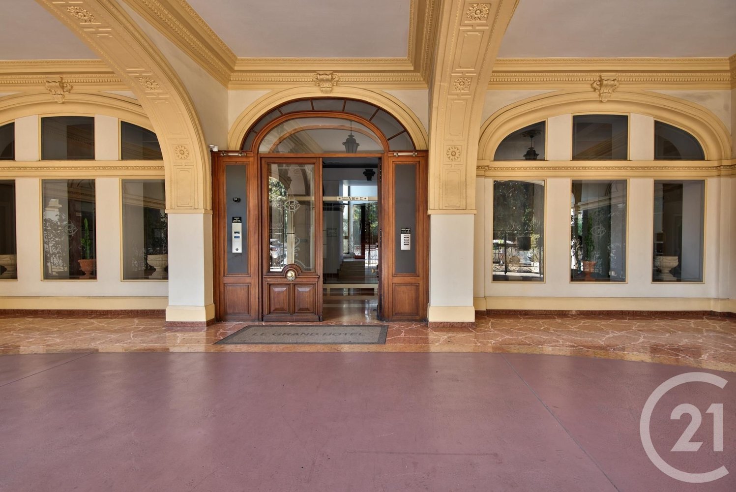 Property photo in Carre d'Argent