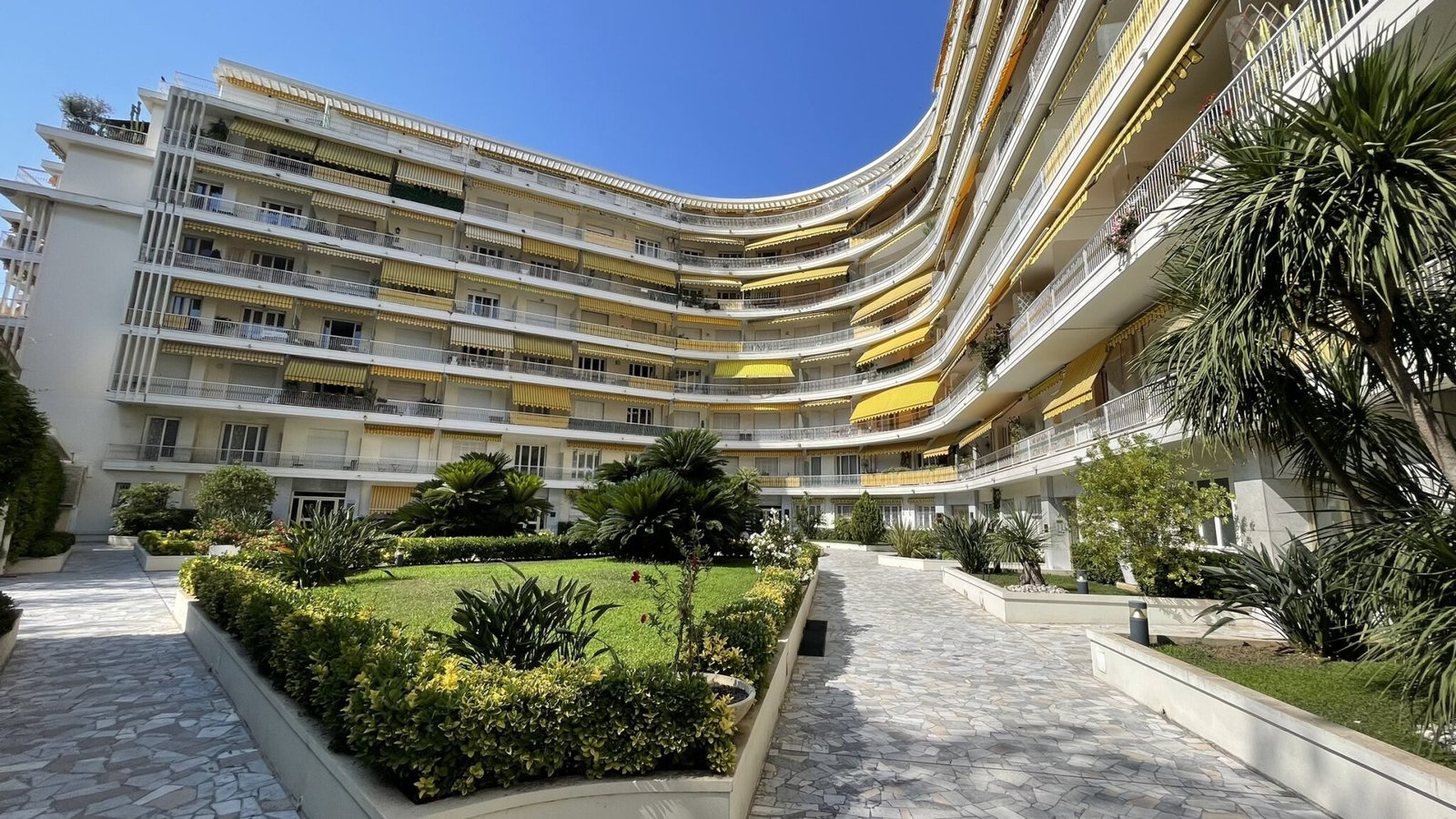 Property photo in Carre d'Argent