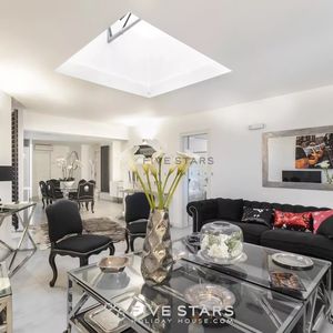 Property in Carre d'Or