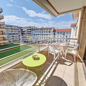 Property in Carre d'Or