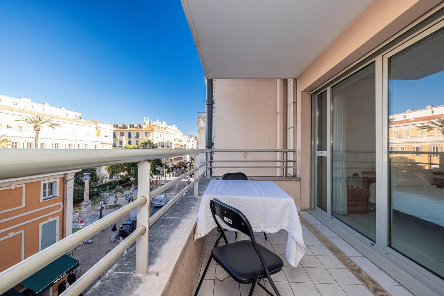 Property photo in Carre d'Or
