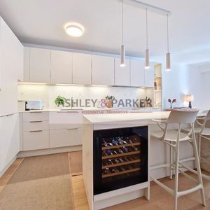 Property in Carre d'Or