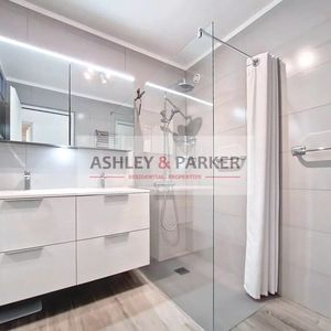 Property in Carre d'Or