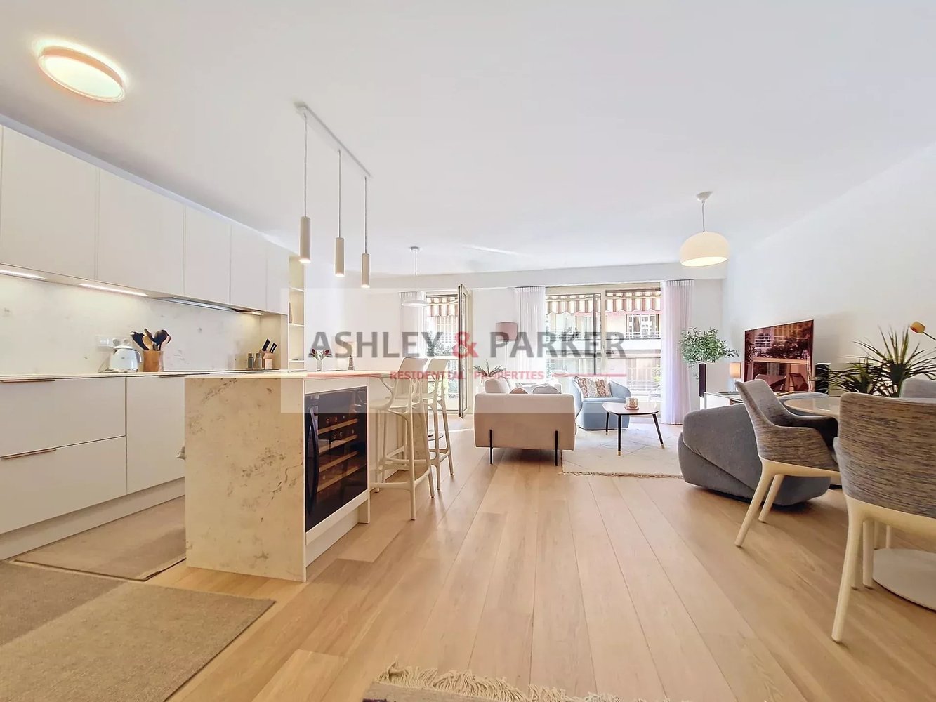 Property photo in Carre d'Or