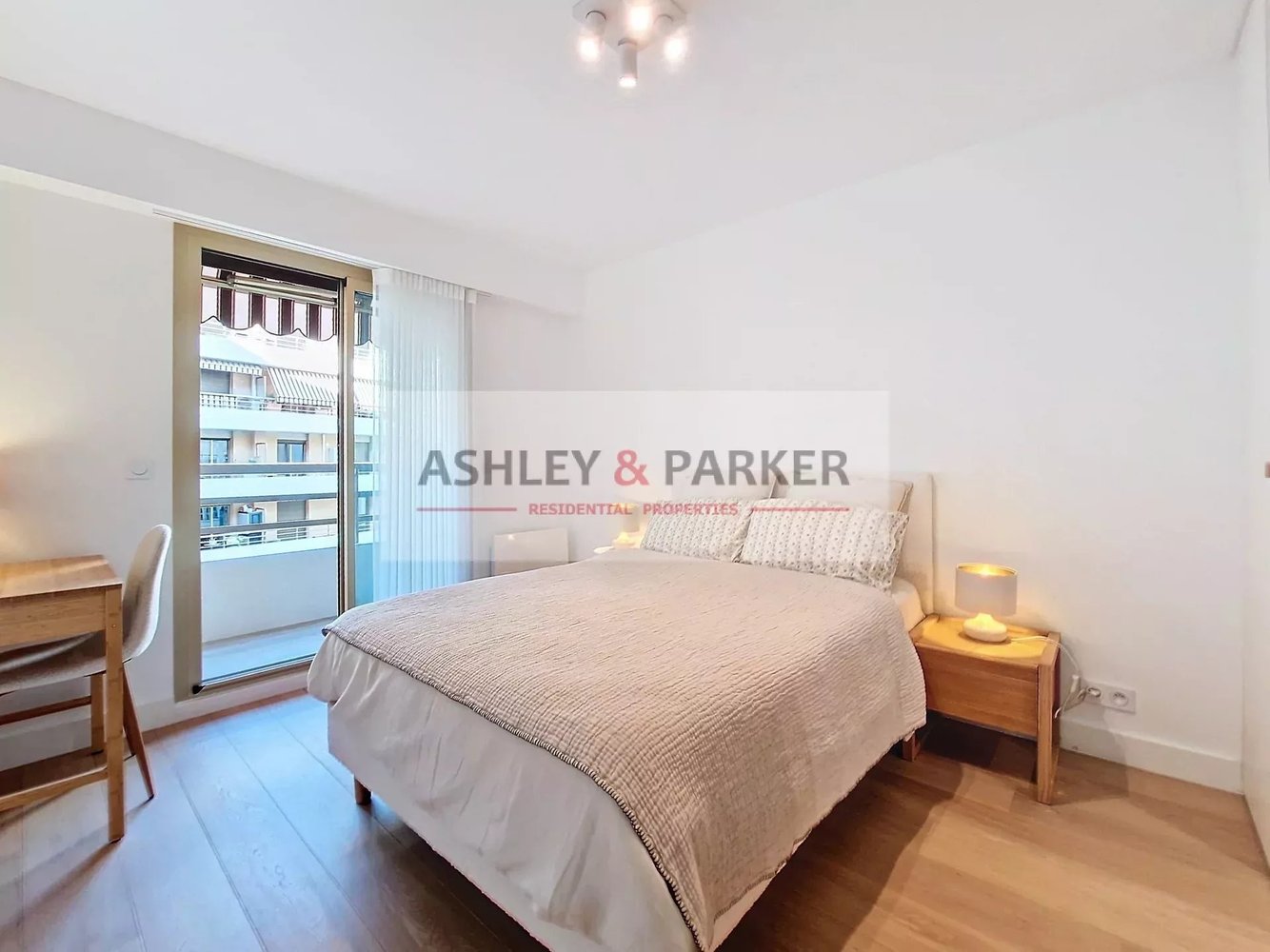 Property photo in Carre d'Or