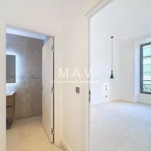 Property in Carre d'Or