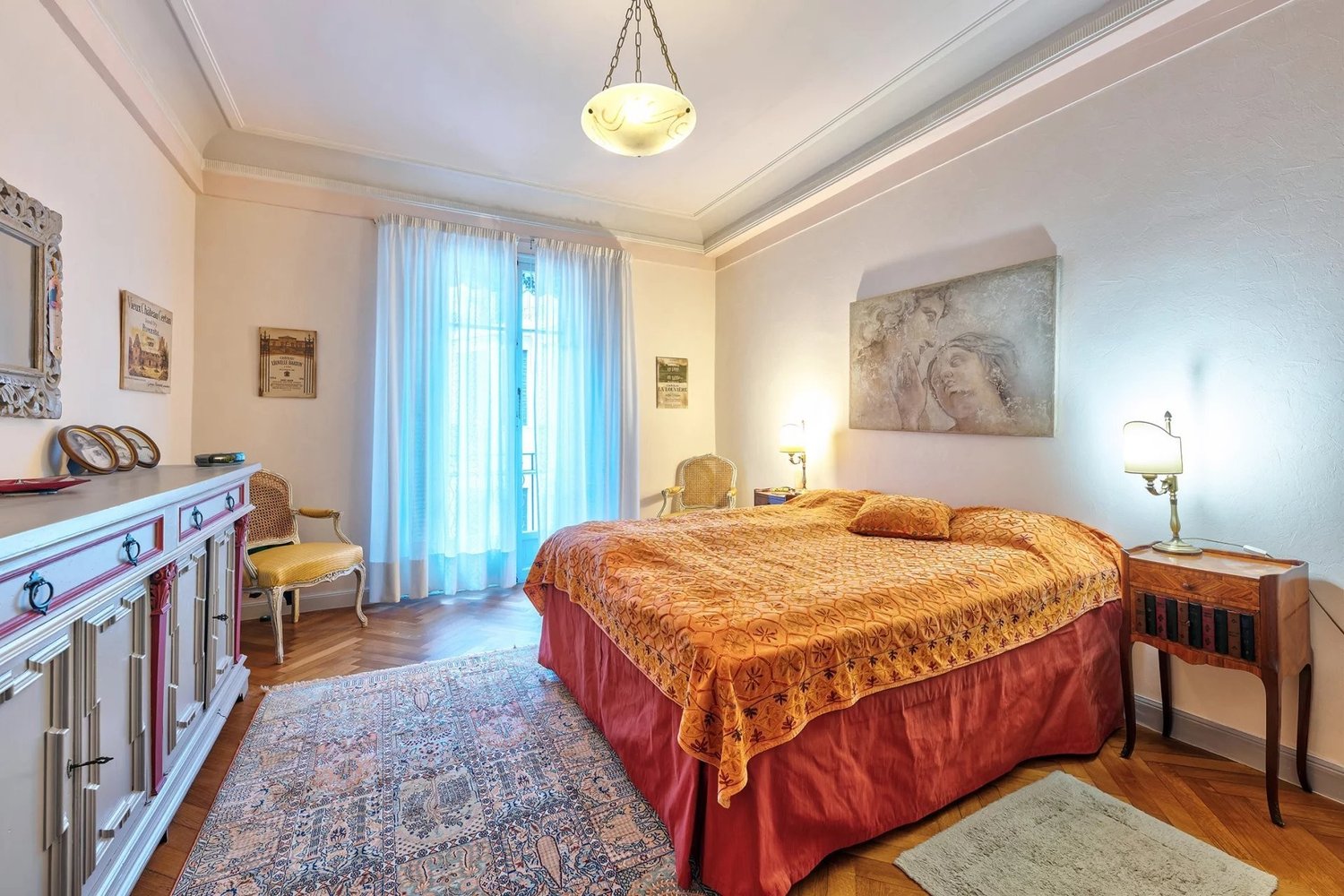 Property photo in Carre d'Or