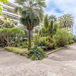 Property in Carre d'Or