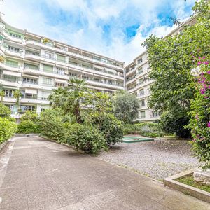 Property in Carre d'Or