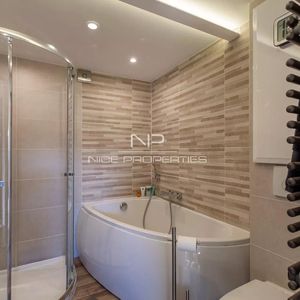 Property in Carre d'Or