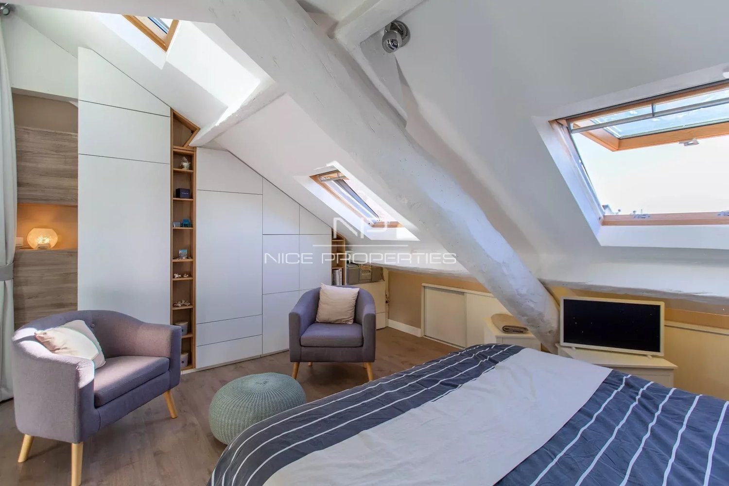 Property photo in Carre d'Or