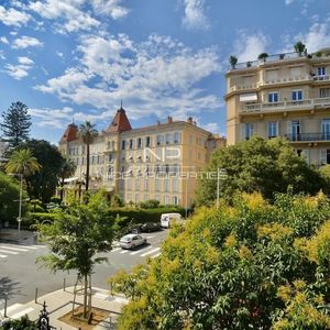 Property in Carre d'Or
