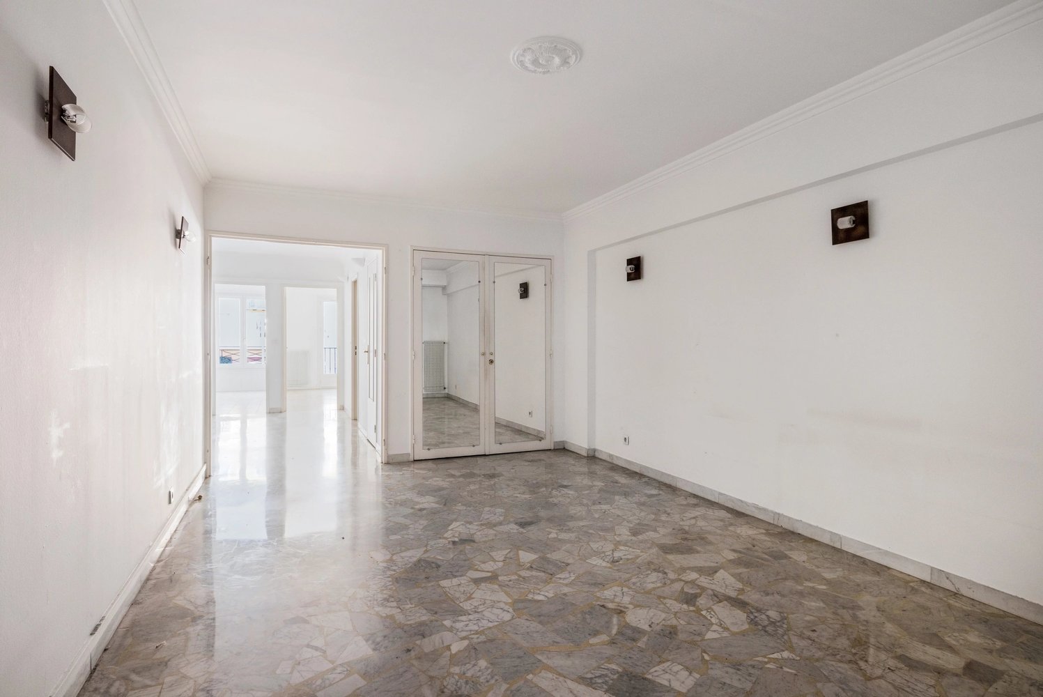 Property photo in Port