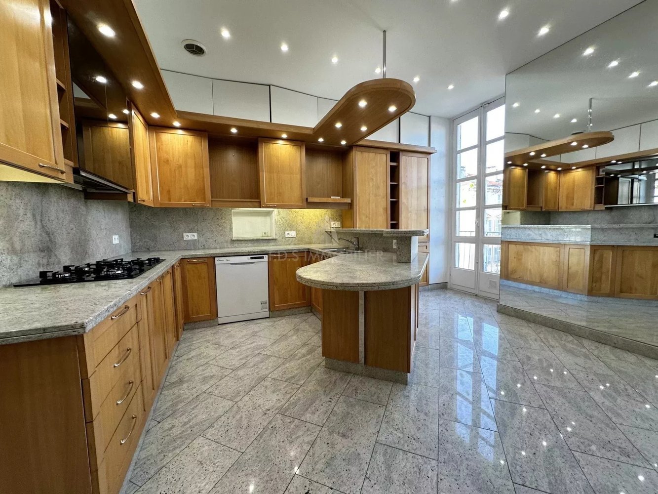 Property photo in Carre d'Argent