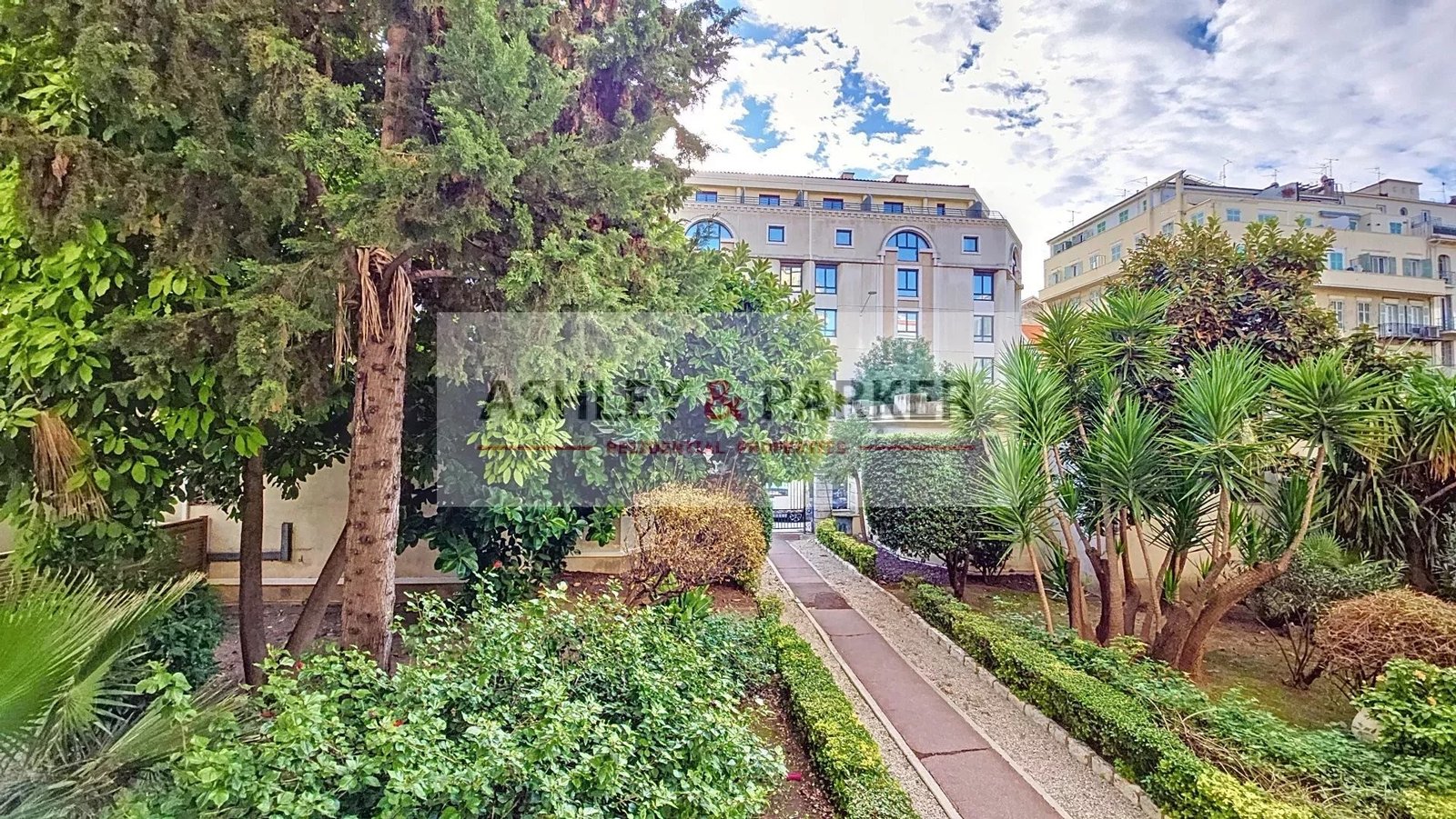 Property photo in Carre d'Argent