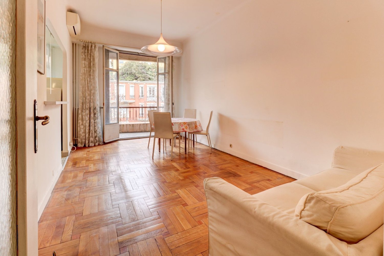 Property photo in Carre d'Argent