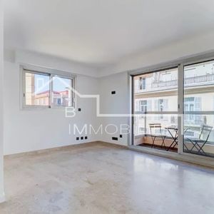 Property in Carre d'Argent