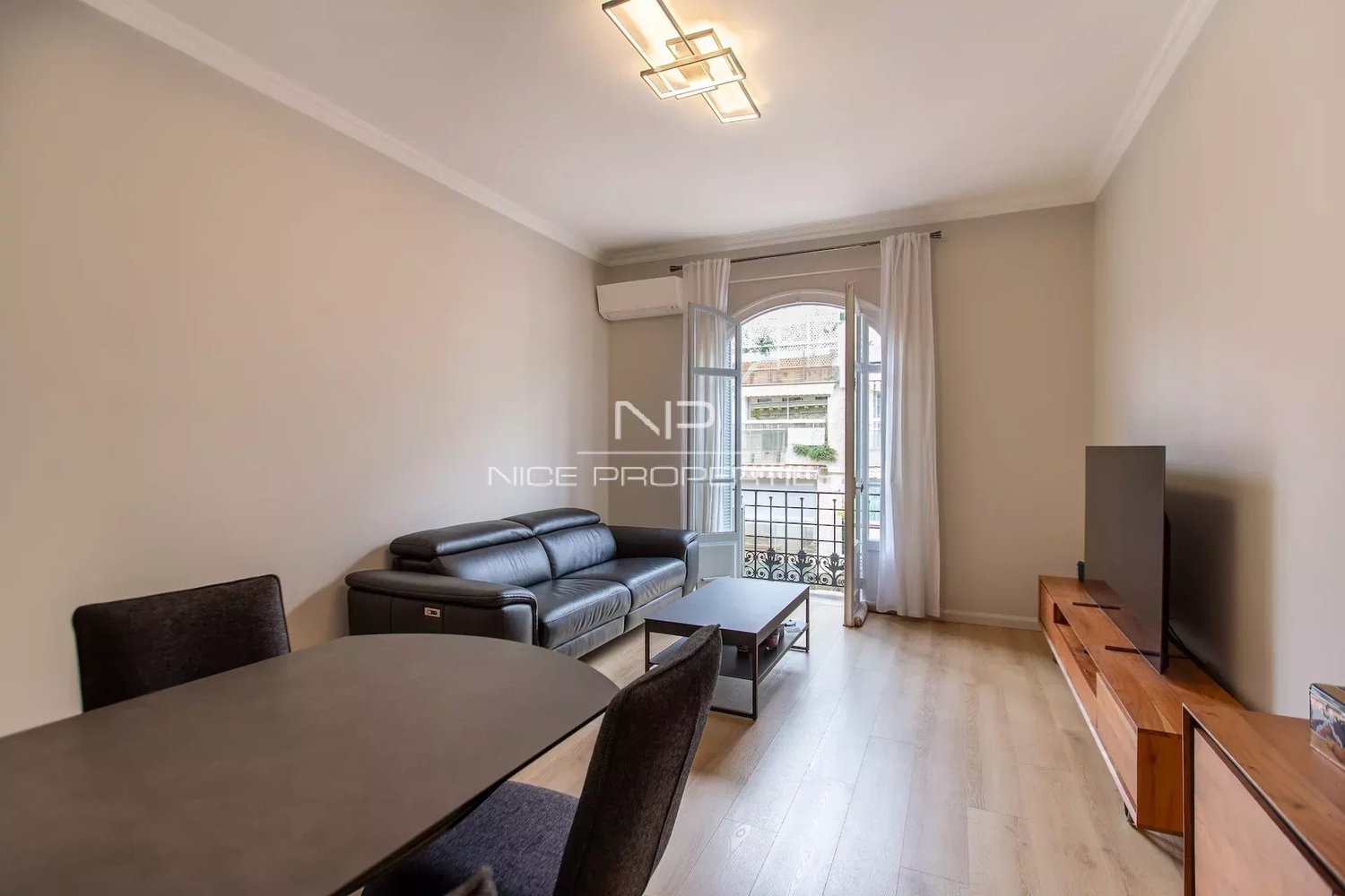 Property photo in Carre d'Argent