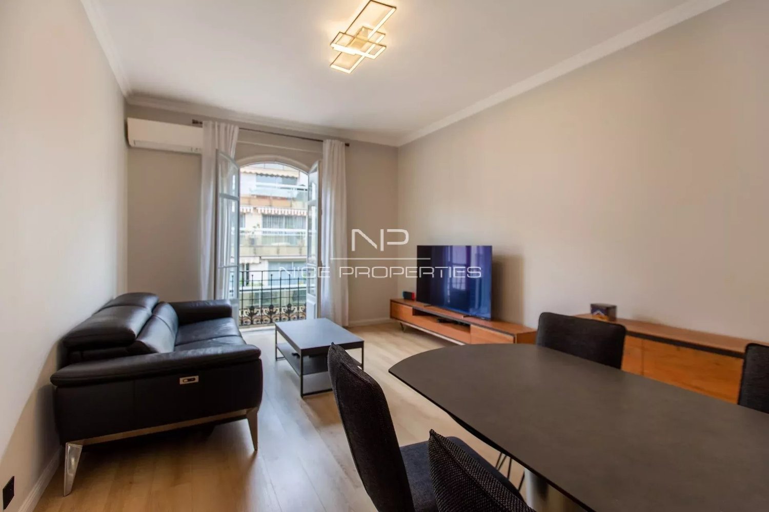 Property photo in Carre d'Argent