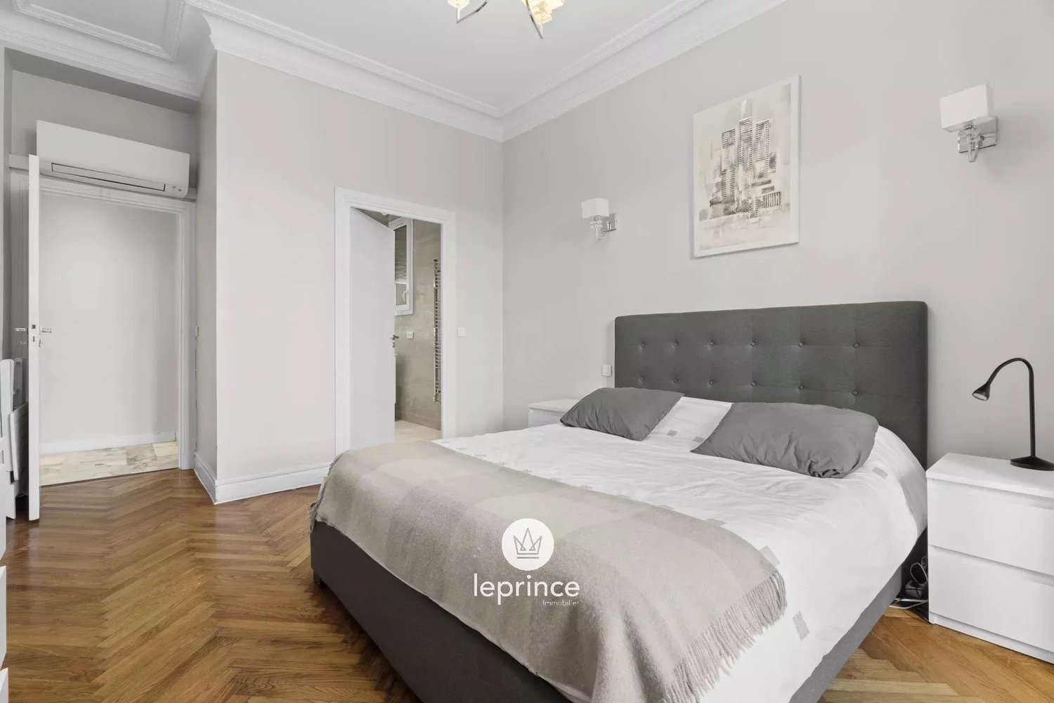 Property photo in Carre d'Or