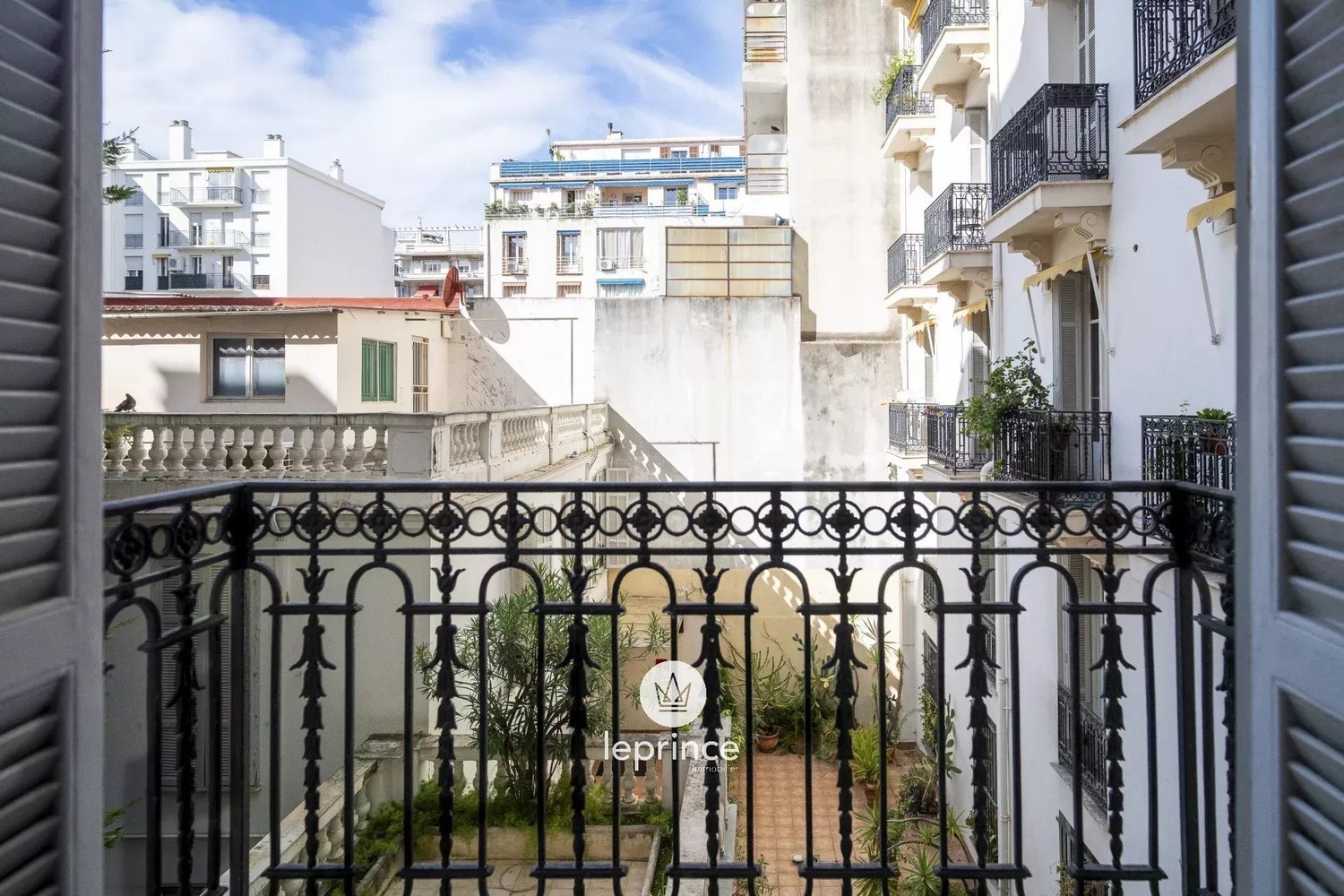 Property photo in Carre d'Or