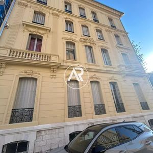 Property in Carre d'Or