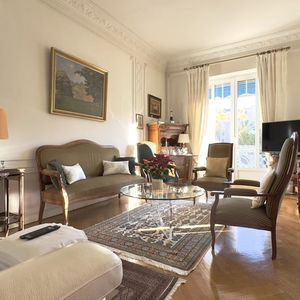 Property in Carre d'Or
