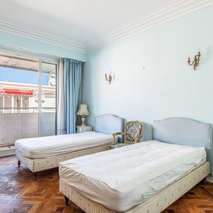 Property in Carre d'Or