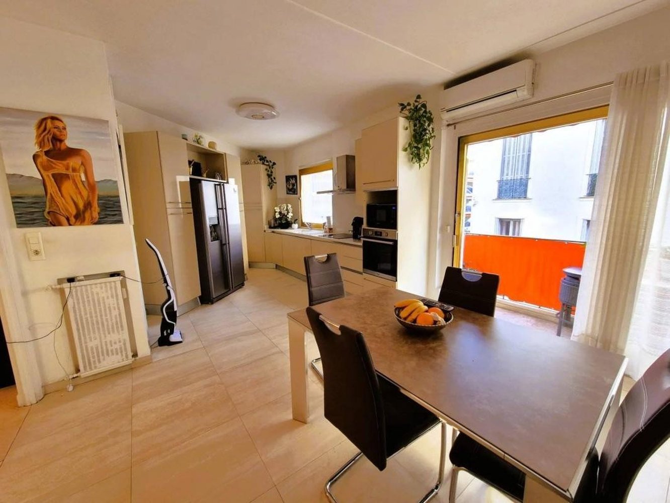 Property photo in Carre d'Or