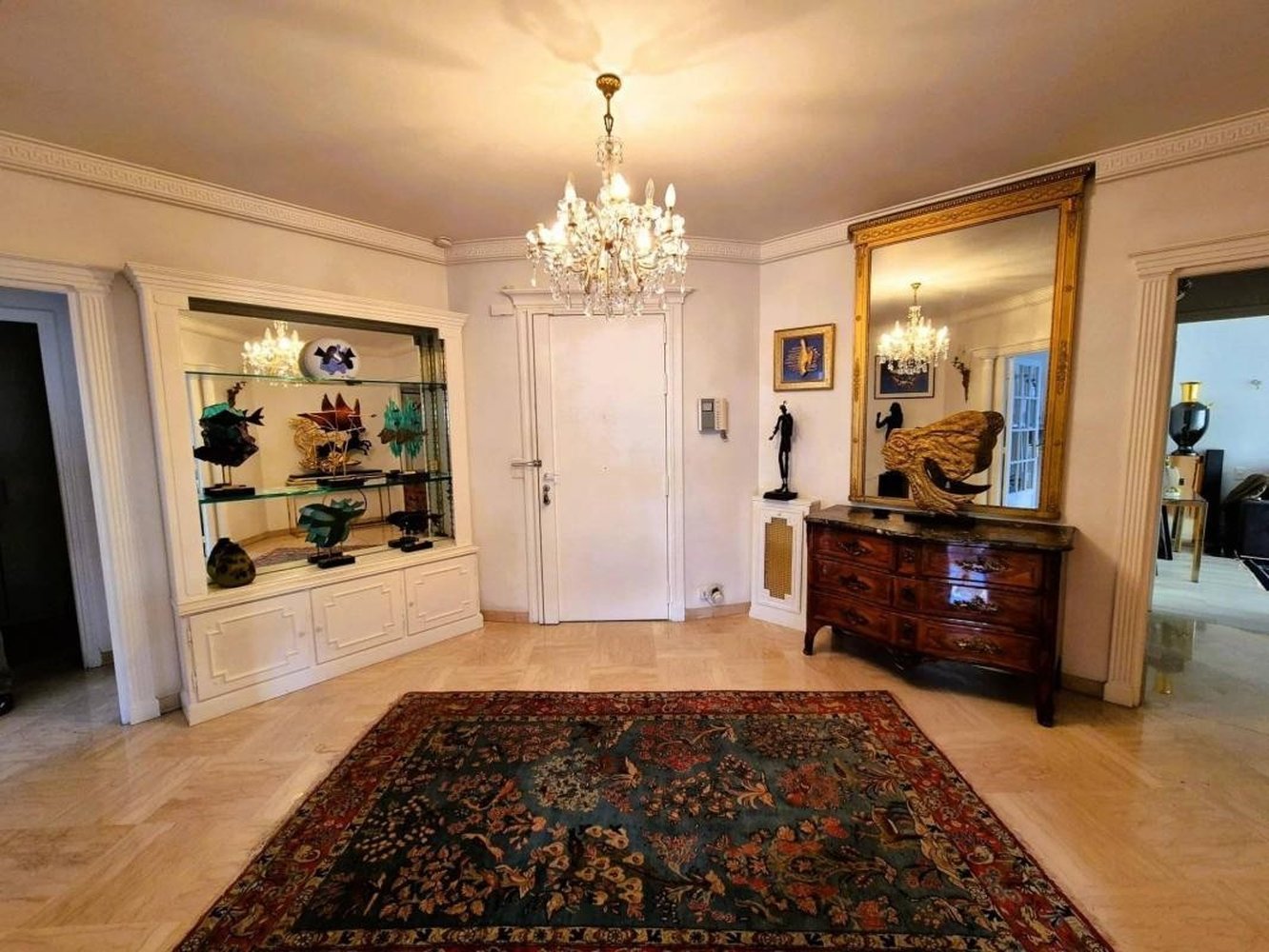 Property photo in Carre d'Or