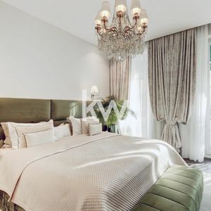 Property in Carre d'Or