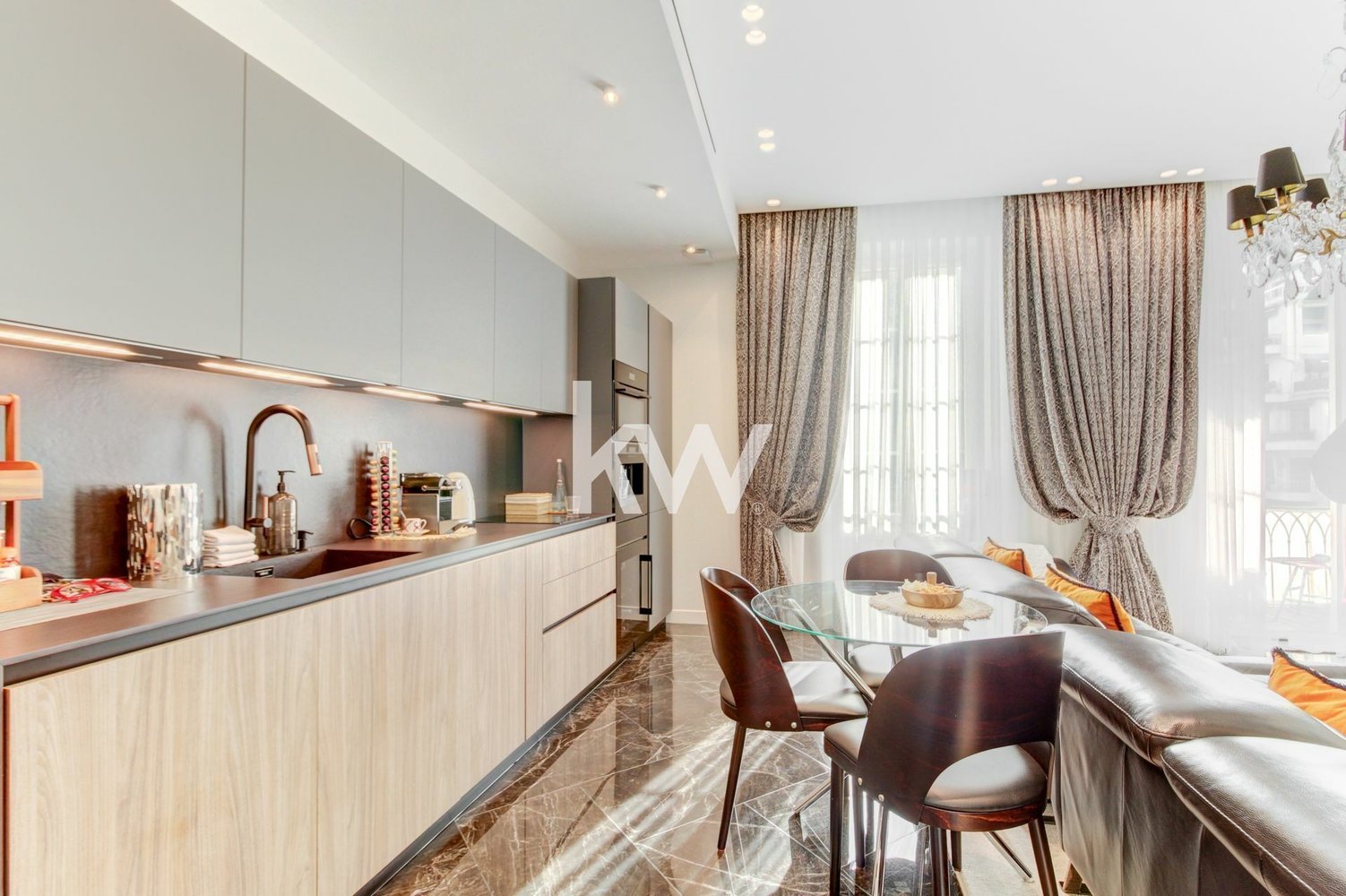 Property photo in Carre d'Or