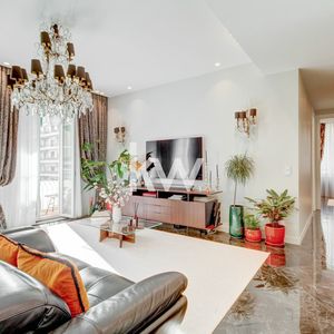 Property in Carre d'Or