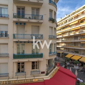 Property in Carre d'Or