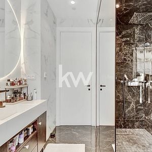 Property in Carre d'Or