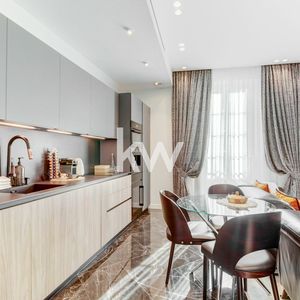 Property in Carre d'Or