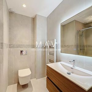 Property in Carre d'Or