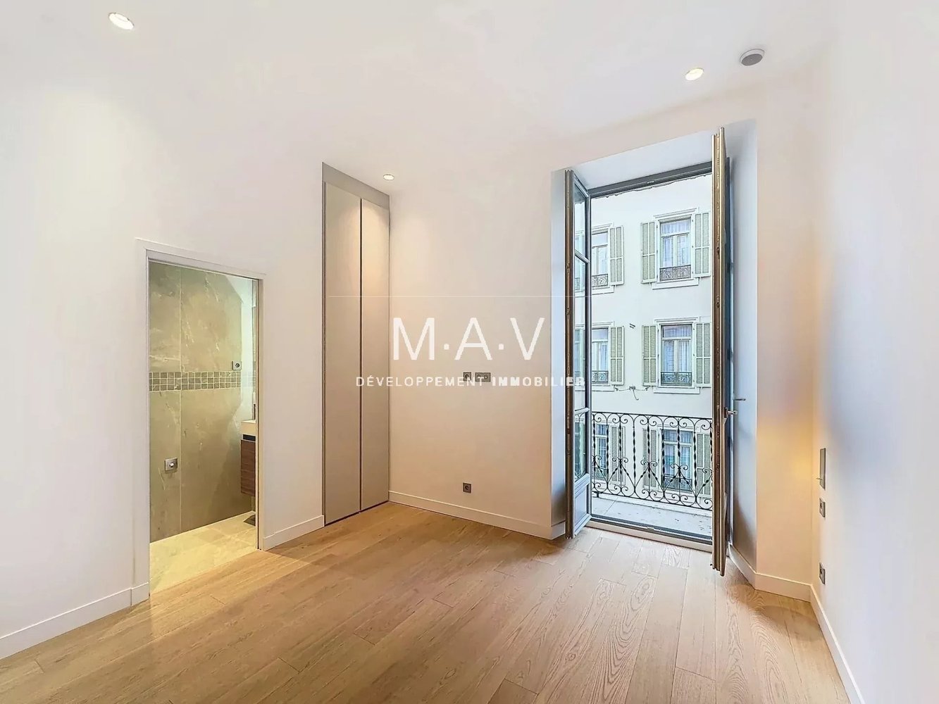 Property photo in Carre d'Or