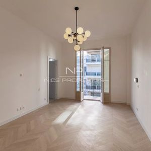 Property in Carre d'Or