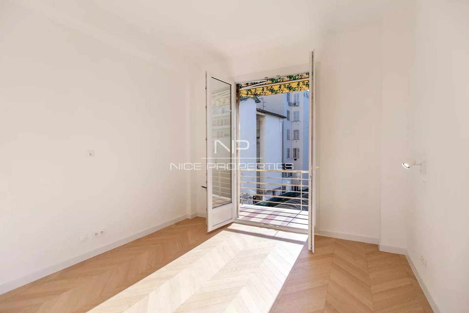 Property photo in Carre d'Or