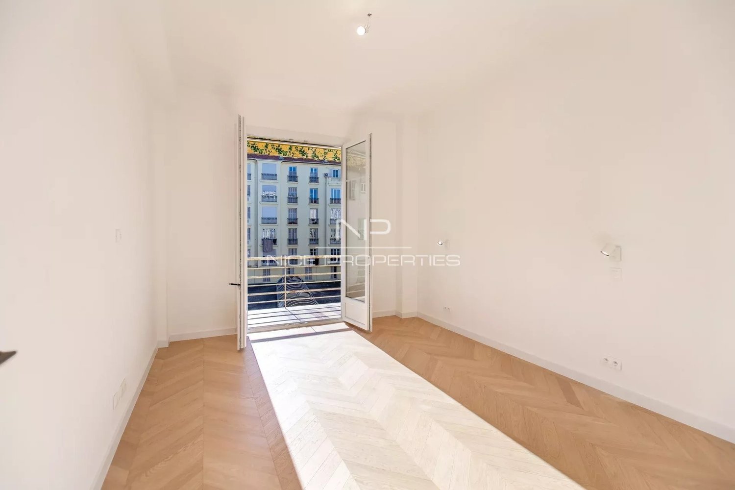 Property photo in Carre d'Or